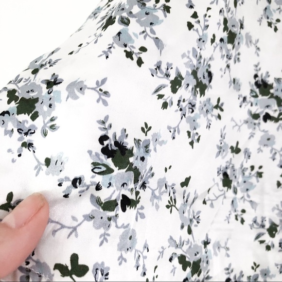 PRETTYLITTLETHING Floral Short - Picture 6 of 9